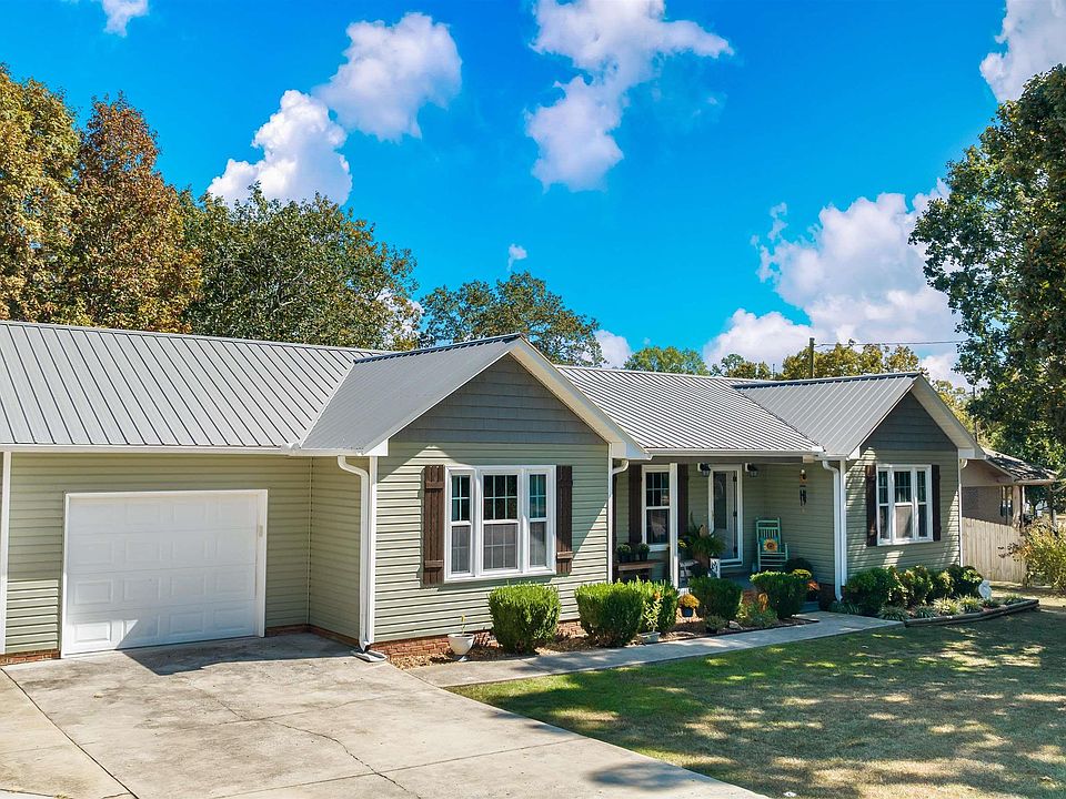 111 1st Ave, Rainsville, AL 35986 MLS 21845347 Zillow