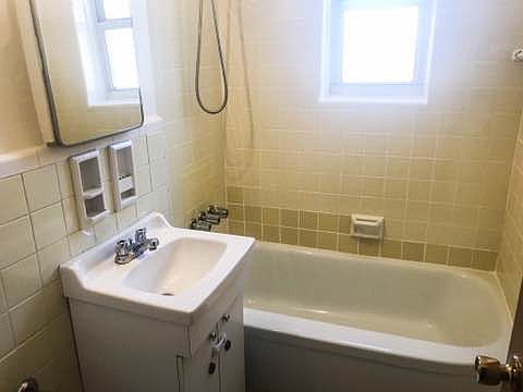 3rd image of 3704 Parsons Blvd APT 46