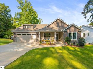 216 W Durham St, Landrum, SC 29356