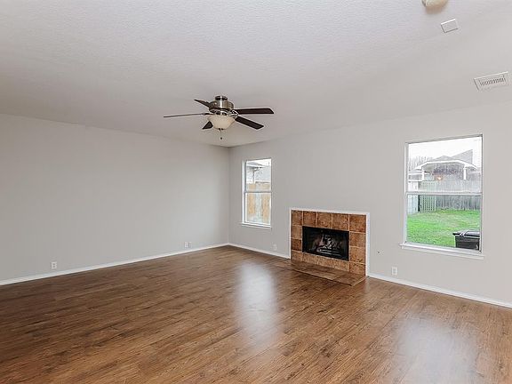 3rd image of 8329 Horse Whisper Ln