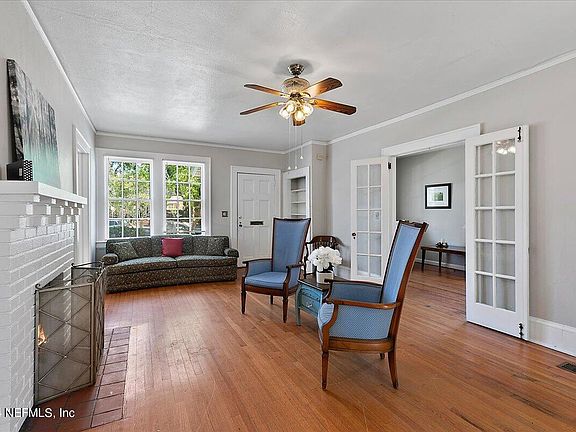 4th image of 2568 HERSCHEL Street