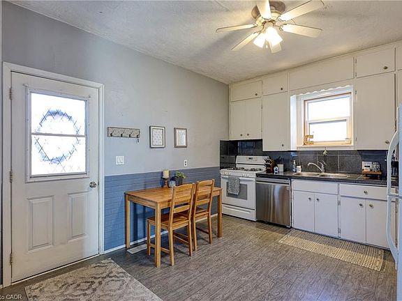 3rd image of 108 Baldwin St