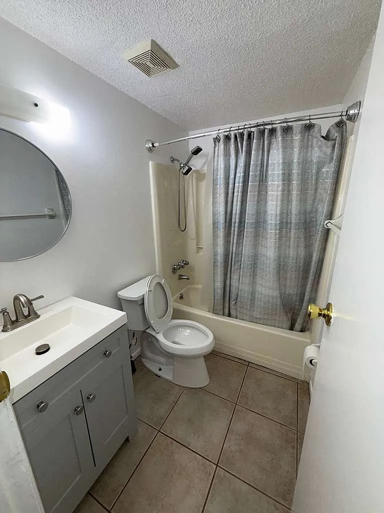 2 bed, 820 sqft, $1,400 — Photo 1