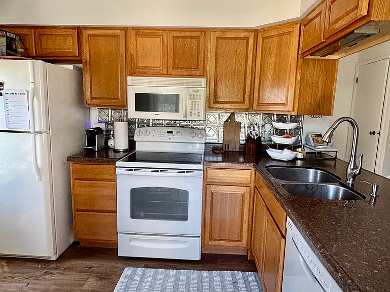 619 Chip Ct — Photo 9