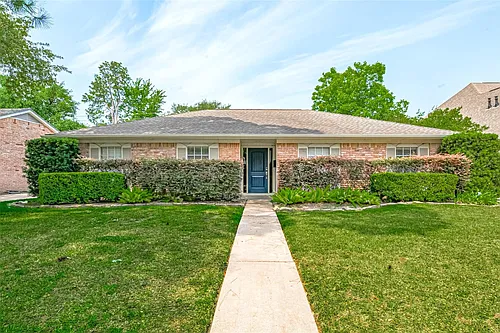 927 Carlingford Ln Photo 1