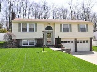 1930 Strawbridge Dr, South Park, PA