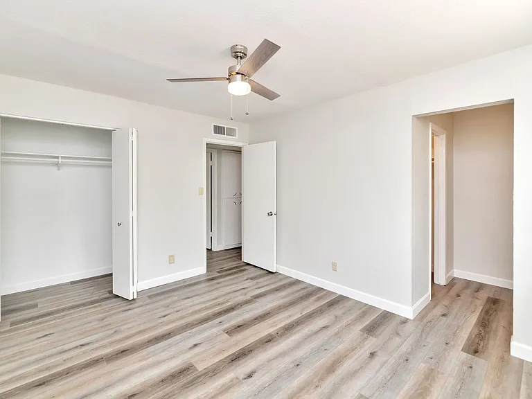 8444 E Plaza Ave — Photo 12