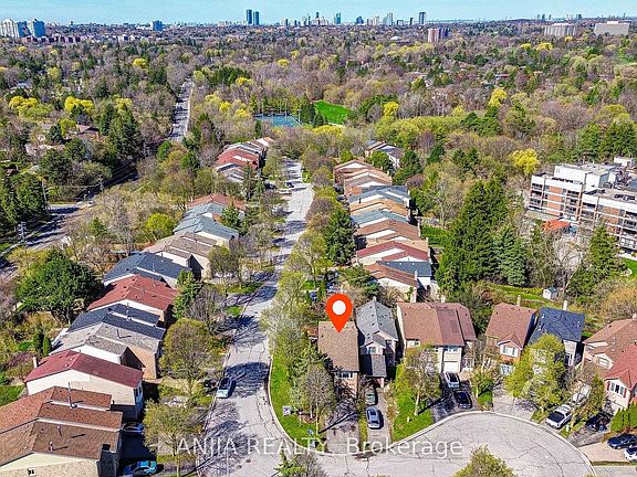 2nd image of 78 Baywood Ct