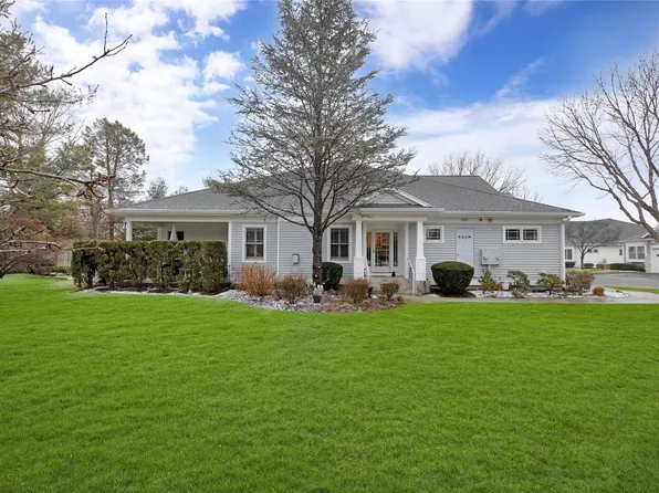 1 Oak Run #A, Stony Brook, NY 11790