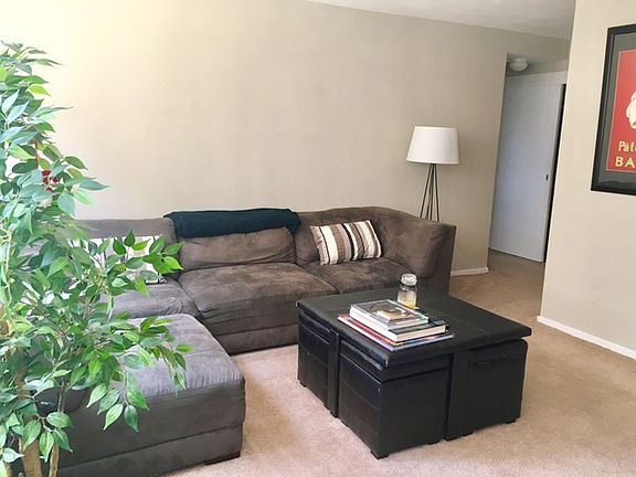 2nd image of 3950 N Lake Shore Dr APT 626