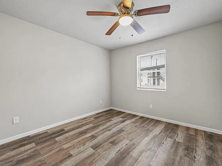 Heritage Grove Apartments — Photo 16