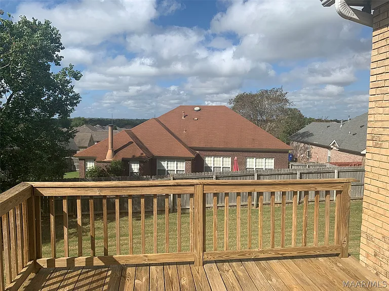 615 Castlebrook Dr — Photo 36