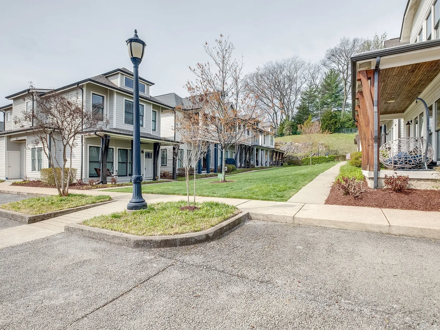 3 bed, 2.5 bath, 1404 sqft, $3,550 — Photo 4