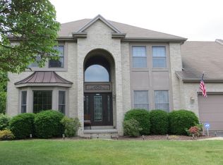 338 Valley Ln, Perrysburg, OH 43551