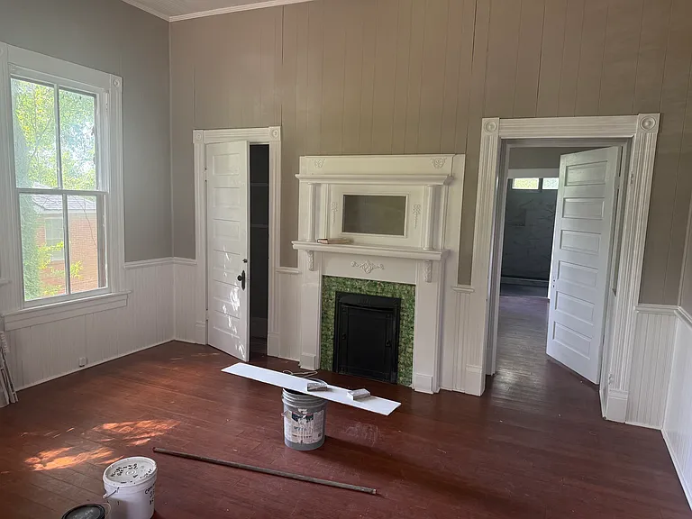 Laurel Ave — Photo 10
