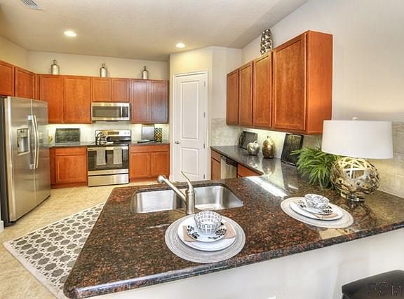 5th image of 728 Aldenham Ln