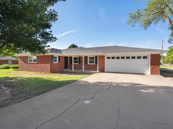 609 W Cleveland St, Dimmitt, TX 79027