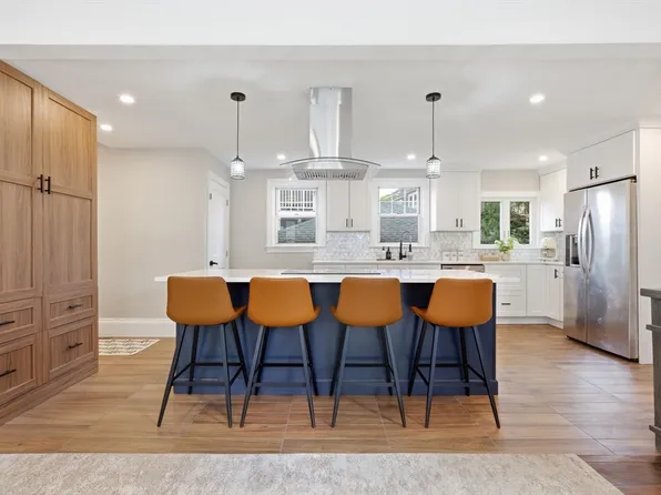 97 Trenton St, Melrose, MA 02176