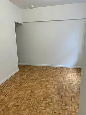 Rented by M.Grossman R.E. Management | media 19