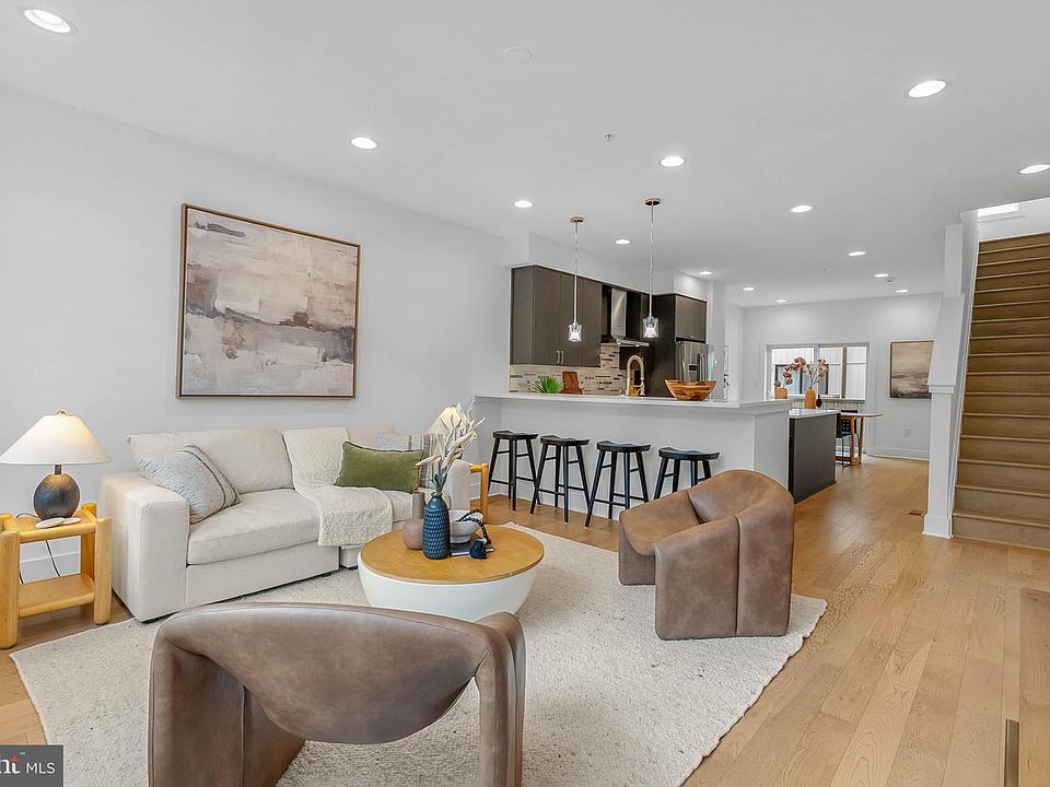 1st image of 512 Fairmount Ave