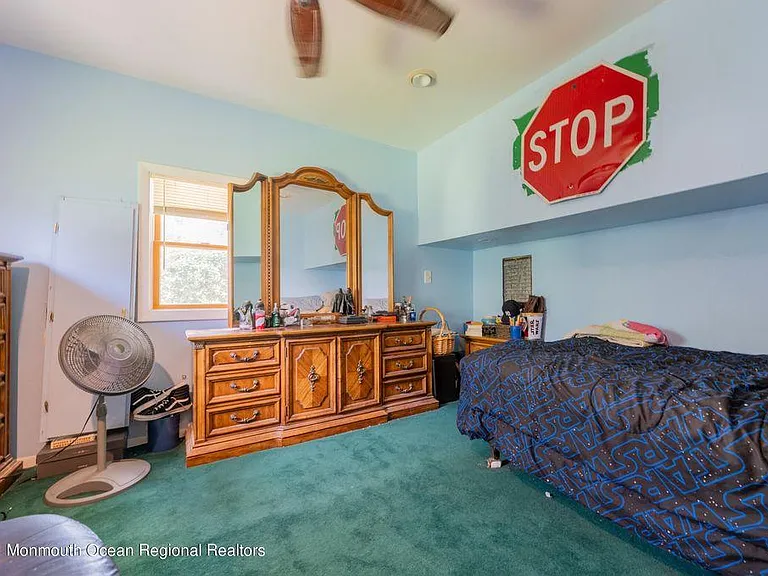 1016 Dove St — Photo 3