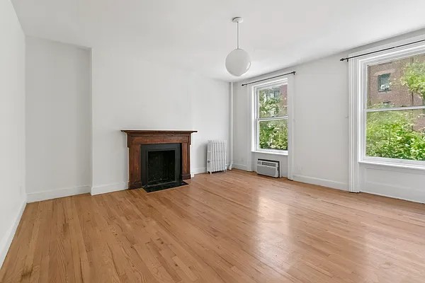 Rented by Douglas Elliman | media 16