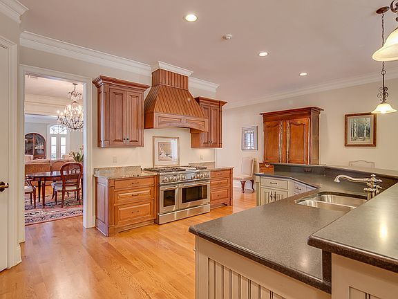 3rd image of 9117 Orleans Walk Cv