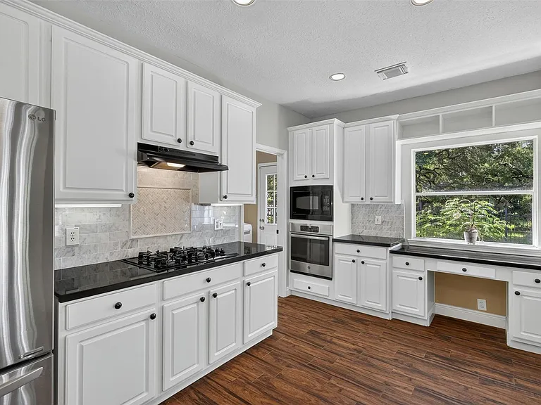 108 Oak Creek Ln — Photo 26