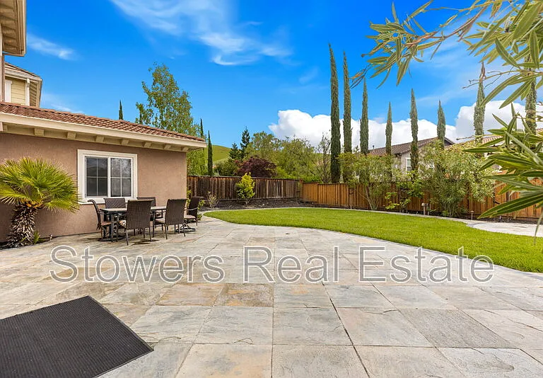 2512 Piccadilly Cir — Photo 44