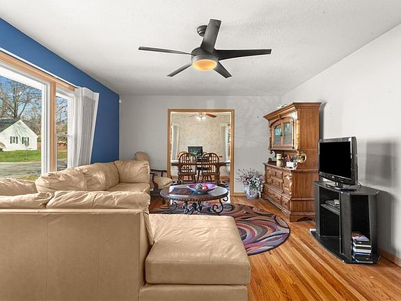 5th image of 4819 NE Sherwood Dr