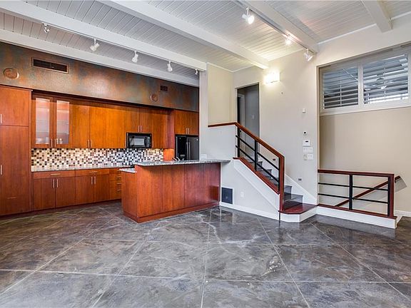 3rd image of 4500 Westridge Ave APT 5