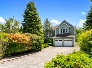 15 Seasons Ln, Southampton, NY 11968