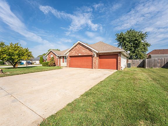 4th image of 1345 W Dunrobin Castle Drive