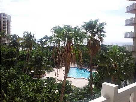 2nd image of 1121 Crandon Blvd APT D505
