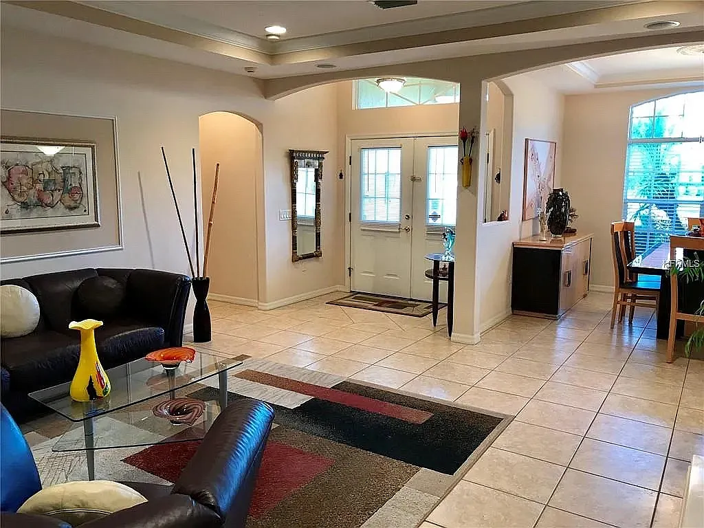 3 bed, 2194 sqft, $3,500 — Photo 4