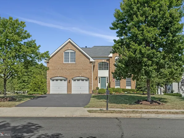 43524 Lucketts Bridge Cir, Ashburn, VA 20148