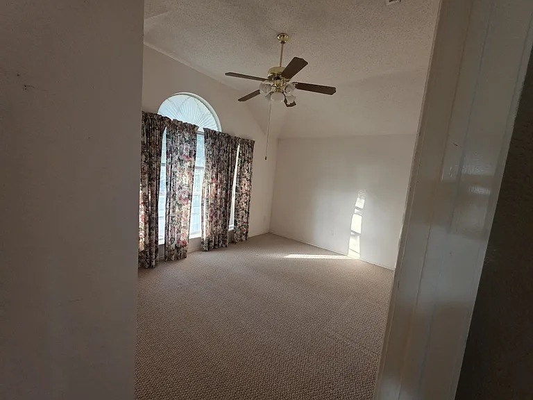 1820 Springmont Dr — Photo 20