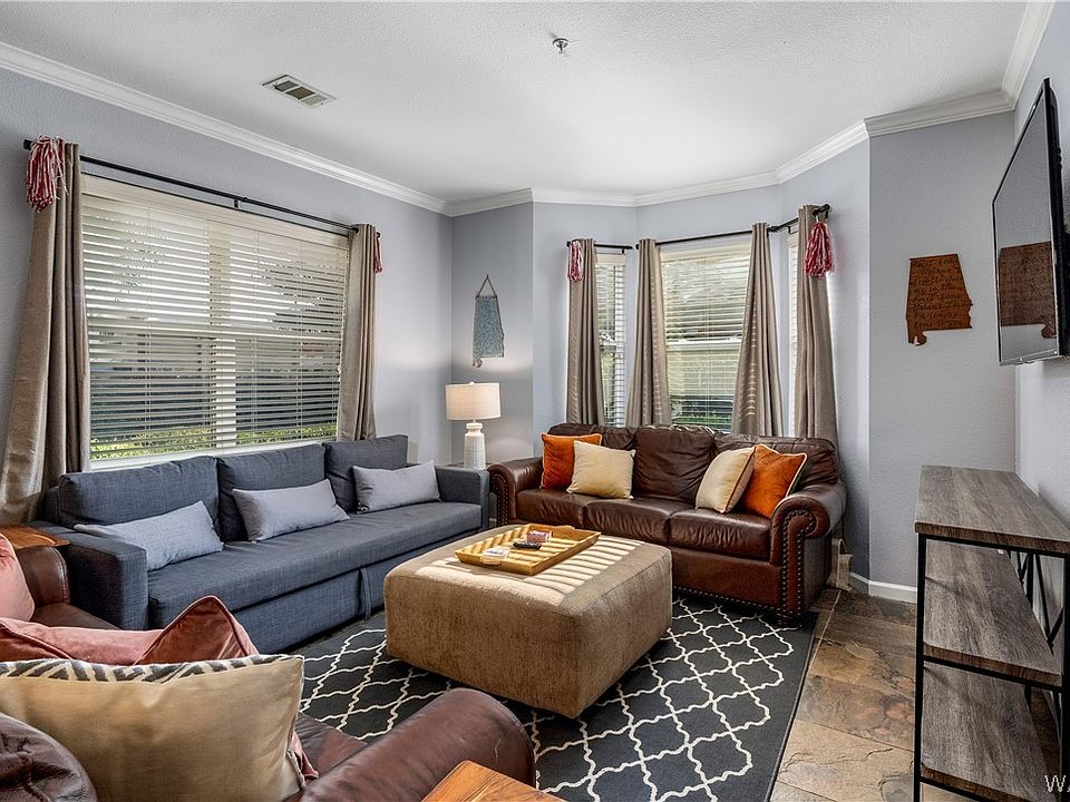1st image of 600 13th St Unit 1011