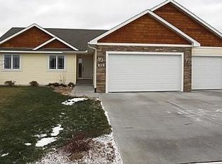 914 Ridgecrest St, River Falls, WI 54022