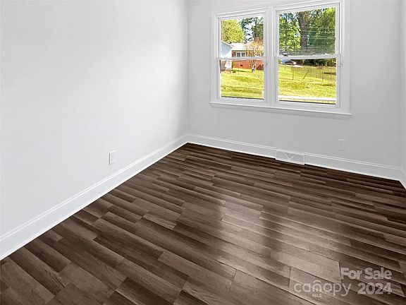 3rd image of 2220 Sunset Dr