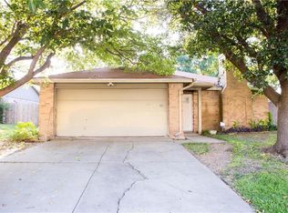 7612 Clover Ln, Watauga, TX 76148