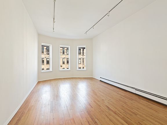 3rd image of 201 Saint James Pl APT 3A