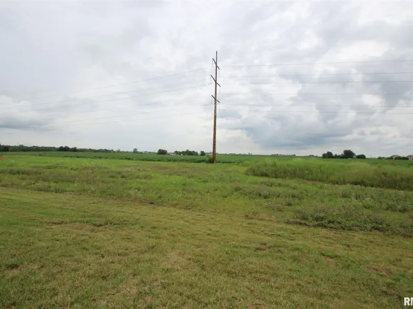 1617 Rustic Oak Dr, Washington, IL 61571