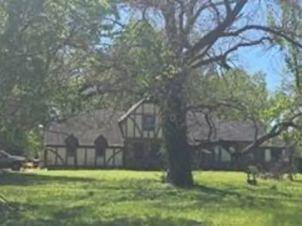 916 W Main St, Weir, KS 66781
