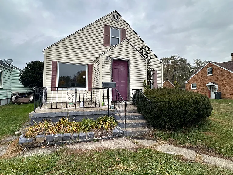 2915 Prast Blvd — Photo 1