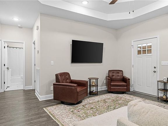 4th image of 405 Coahulla Creek Dr