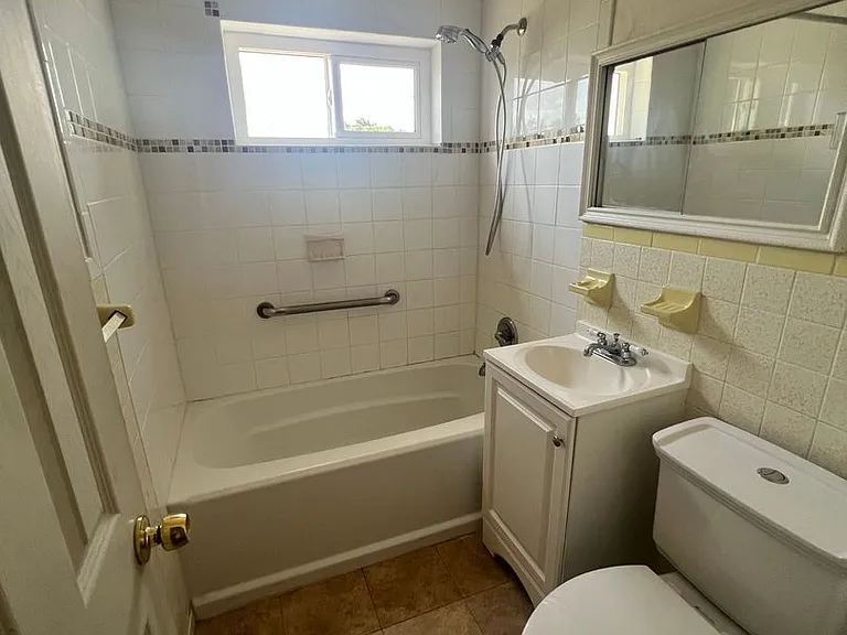 3469 Normandy Dr — Photo 9