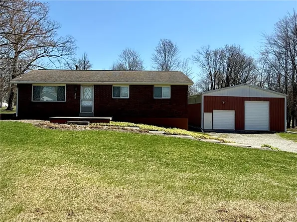 393 Eagle Mill Rd, Butler, PA 16001