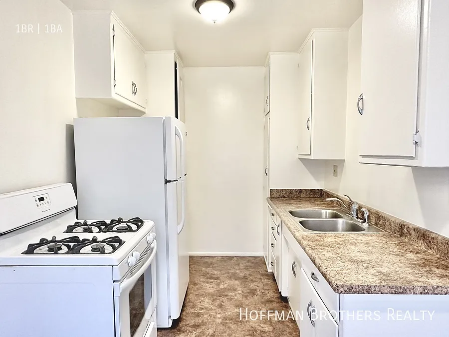 5619 W Jefferson Blvd Los Angeles, CA 90016 — Photo 2
