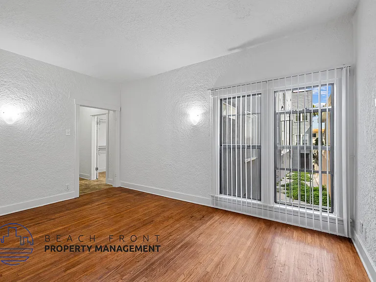 566 W. 17th St. — Photo 8